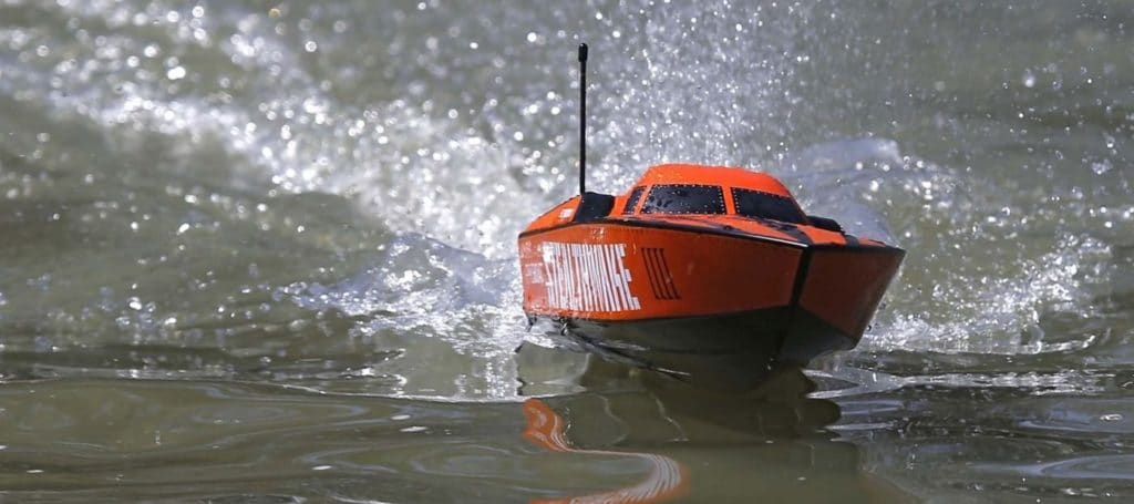 BATEAU RC PROBOAT BLACKJACK 9 testé OK + télécommande